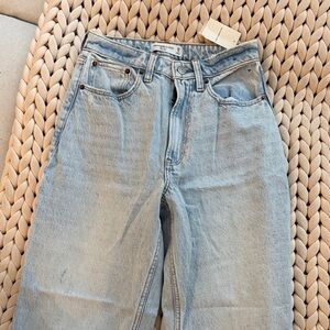 Abercrombie & Fitch Light Blue Relaxed Women’s Jeans